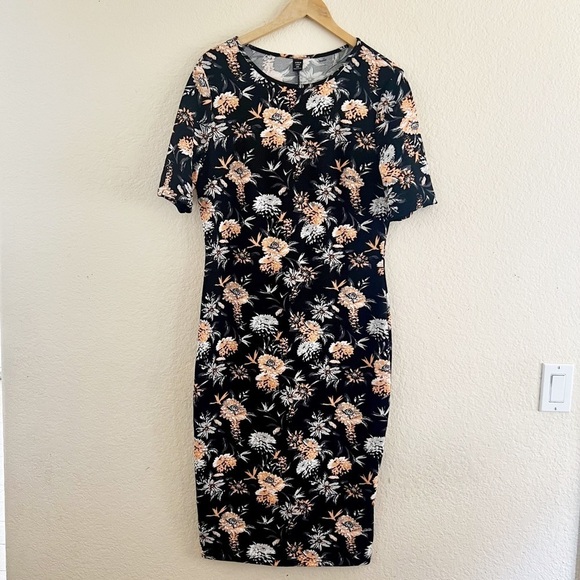 SHEIN Plus Slit Back Allover Floral Dress Size 1x - Picture 2 of 11